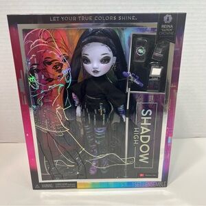 SHADOW HIGH Reina Glitch Crowne Doll NEW sealed rainbow high doll MGA 2022 NWT